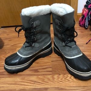 Women’s sorel caribou boot size 9